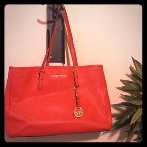 Michael Kors Purse bag.  15x9x6. 9” drop on strap